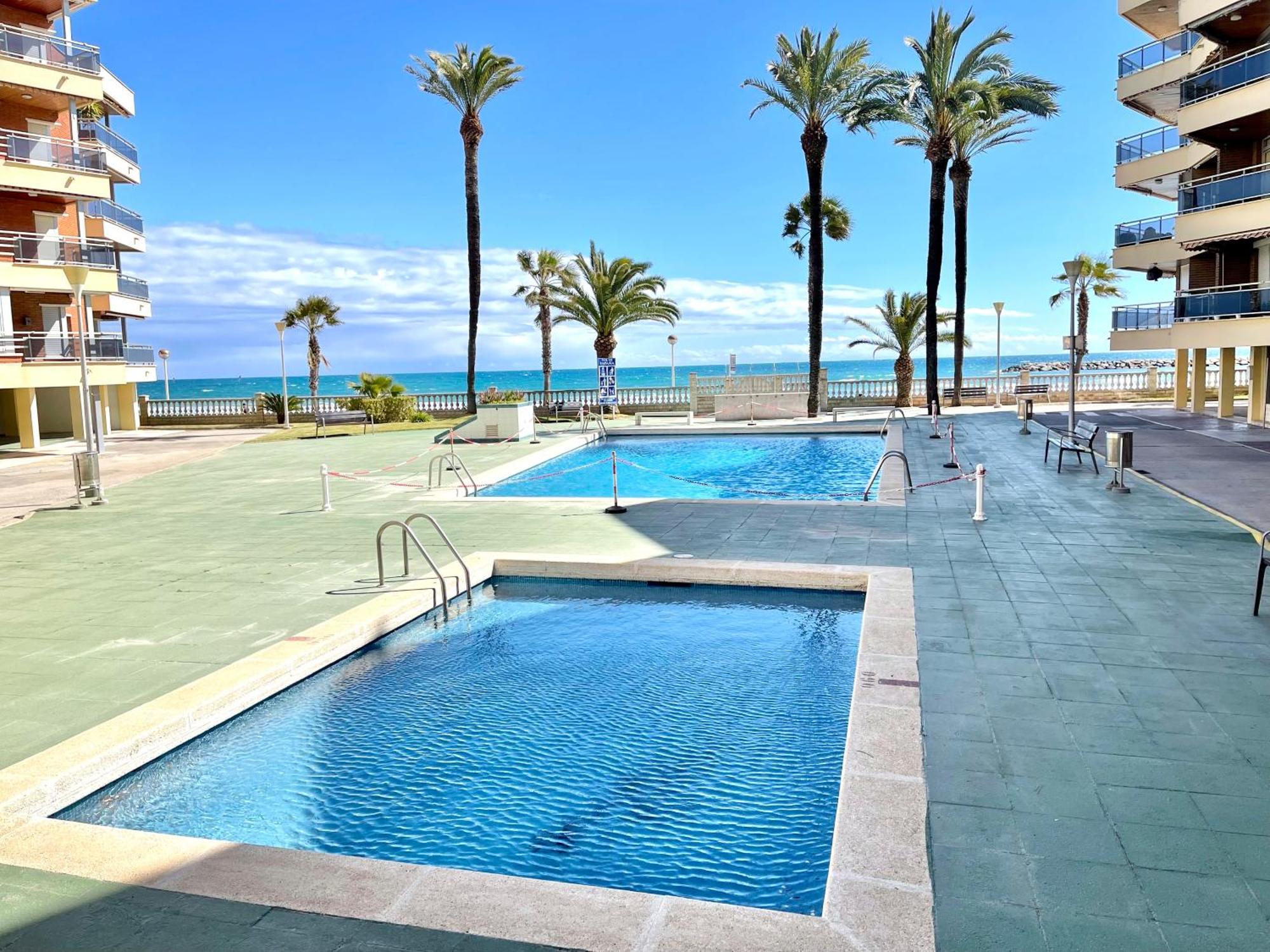 Vistas Playa Y Climatizado Cambrils Exterior foto